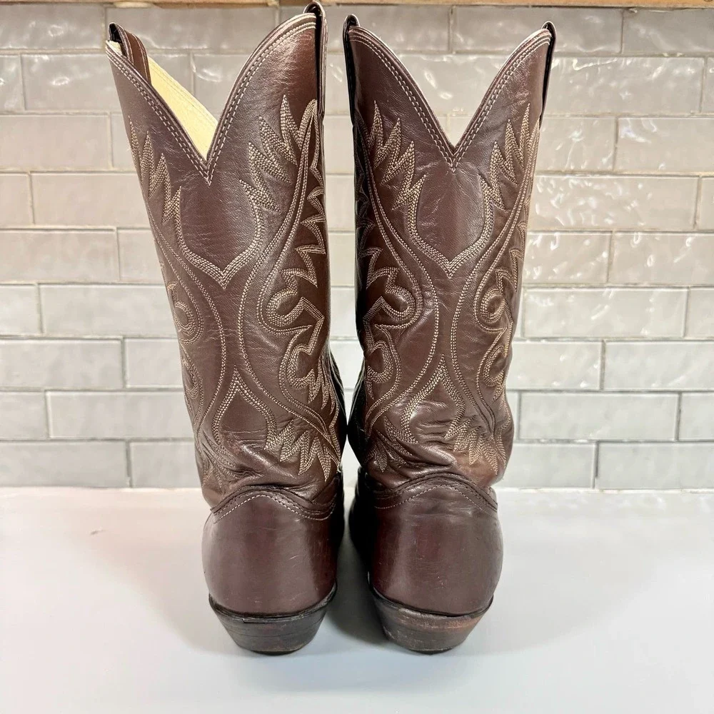 Nocona Men’s Brown Leather Cowboy Boots size 9 D Needle Toe Made in the USA‎